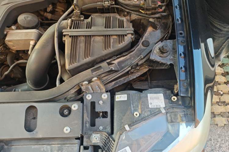 Used BMW X3 2014 xDrive20i X Design Package Engine Bay Left