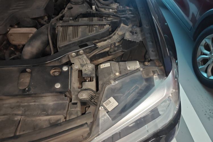 Used BMW X3 2014 xDrive28i X Design Package Engine Bay Left