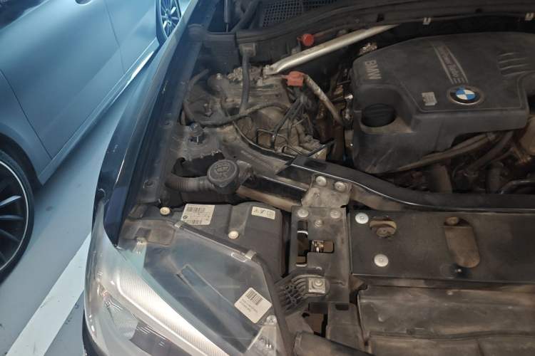Used BMW X3 2014 xDrive28i X Design Package Engine Bay Right