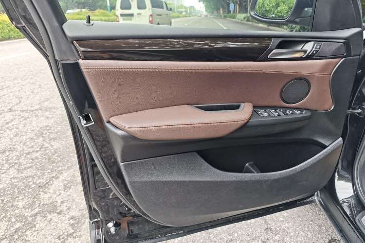 Used BMW X3 2014 xDrive20i X Design Package Interior 2