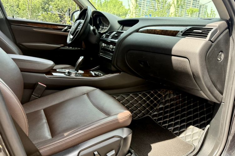 Used BMW X3 2014 xDrive20i X Design Package Interior 4