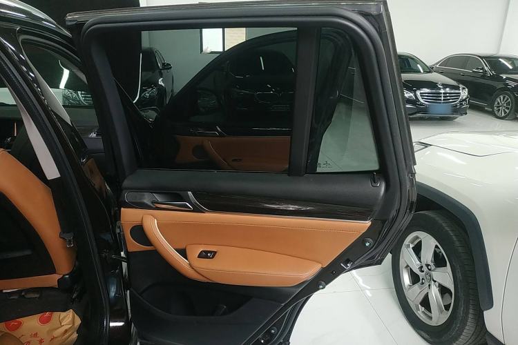 Used BMW X3 2014 xDrive28i X Design Package Interior 6