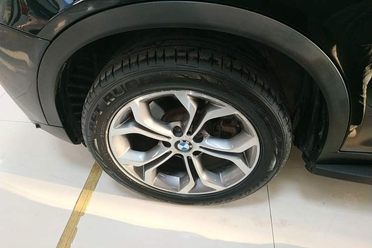 Used BMW X3 2014 xDrive20i X Design Package Left Front Wheel Hub