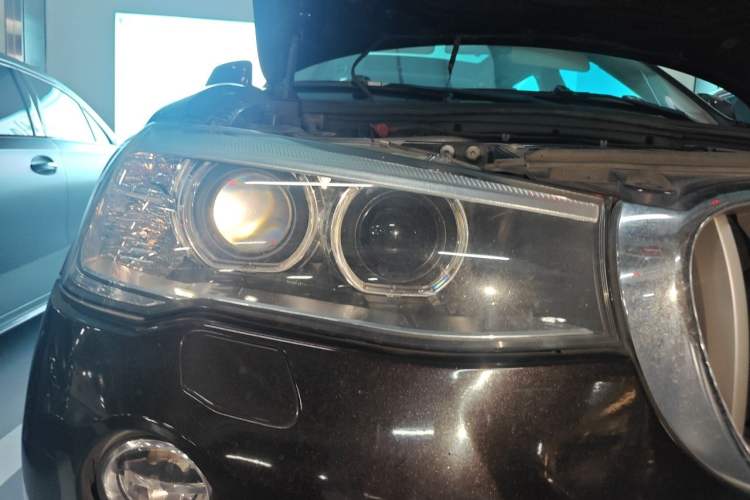 Used BMW X3 2014 xDrive28i X Design Package Right Front Headlight