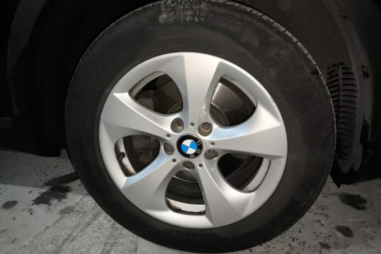Used BMW X3 2014 xDrive20i Leading Model Right Front Wheel Hub