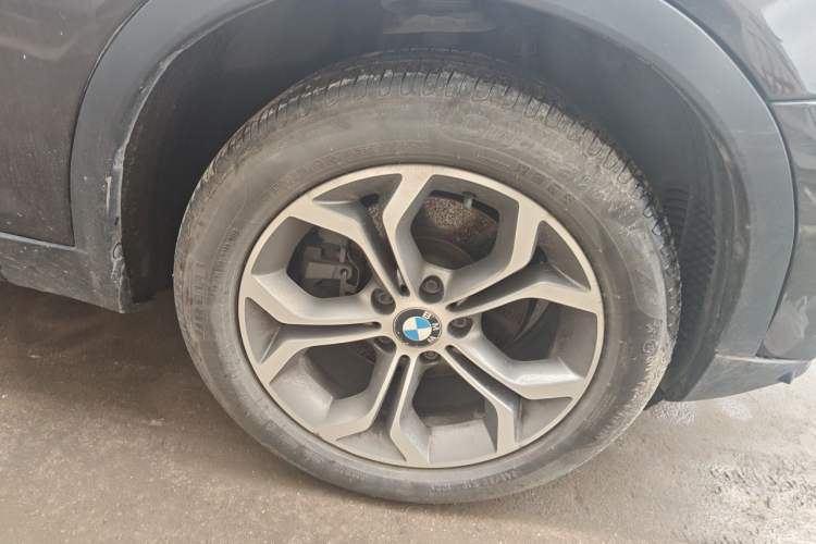 Used BMW X3 2014 xDrive20i X Design Package Right Front Wheel Hub