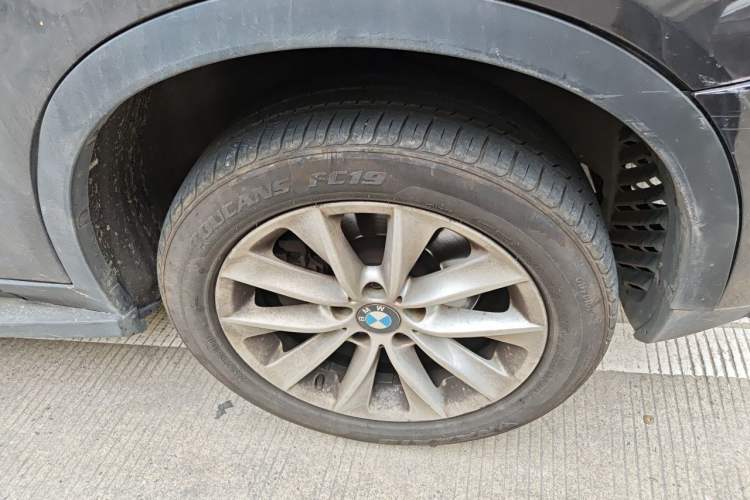 Used BMW X3 2014 xDrive20i X Design Package Right Front Wheel Hub