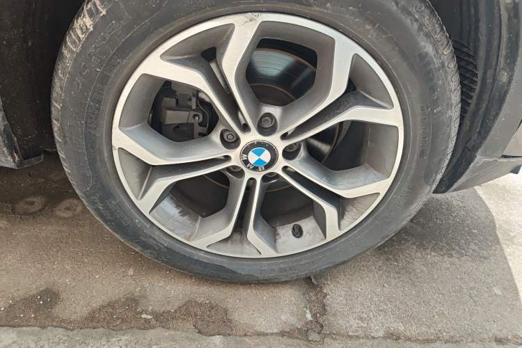 Used BMW X3 2014 xDrive20i X Design Package Right Front Wheel Hub
