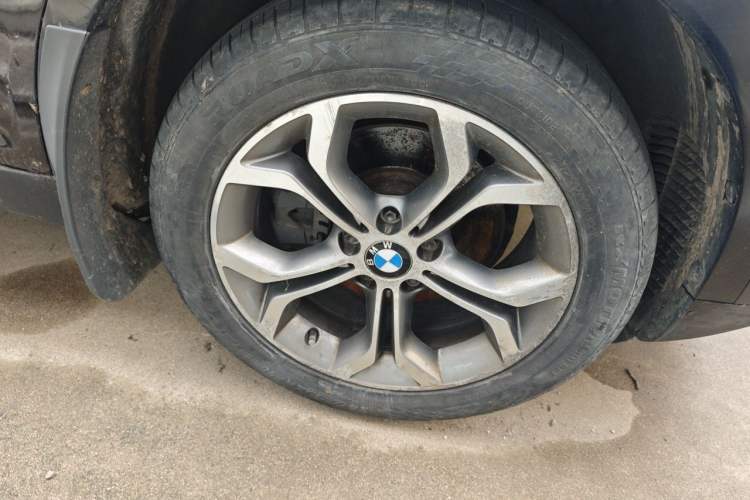 Used BMW X3 2014 xDrive20i X Design Package Right Front Wheel Hub