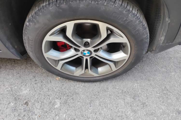 Used BMW X3 2014 xDrive20i X Design Package Right Front Wheel Hub