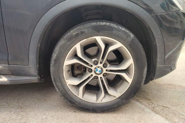 Used BMW X3 2014 xDrive20i X Design Package Right Front Wheel Hub