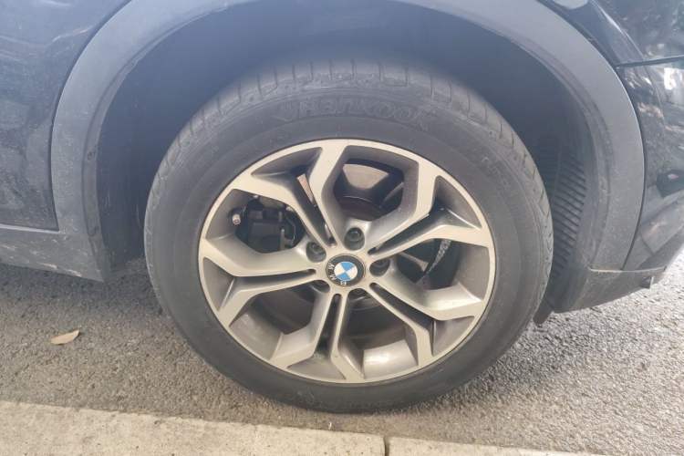 Used BMW X3 2014 xDrive20i X Design Package Right Front Wheel Hub