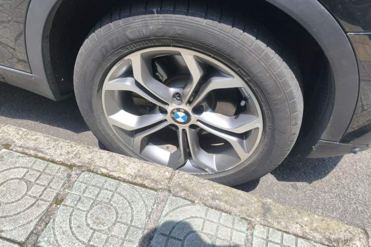 Used BMW X3 2014 xDrive20i X Design Package Right Front Wheel Hub