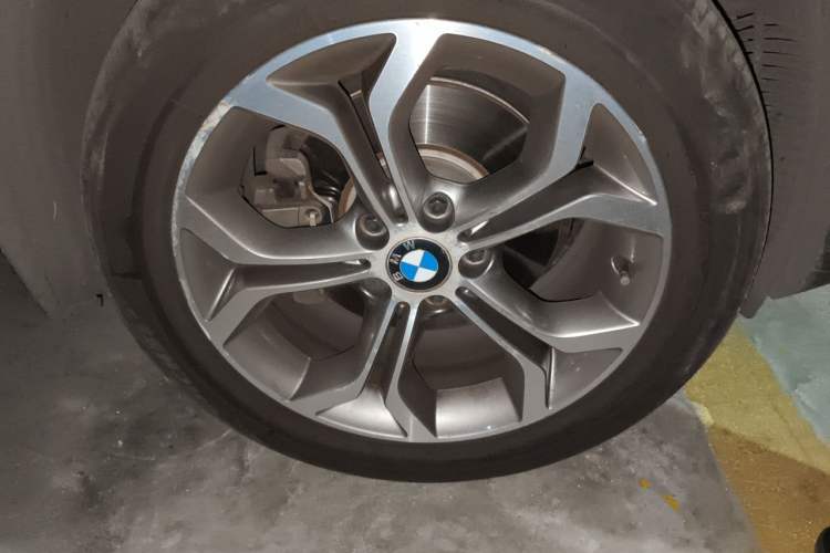 Used BMW X3 2014 xDrive20i X Design Package Right Front Wheel Hub