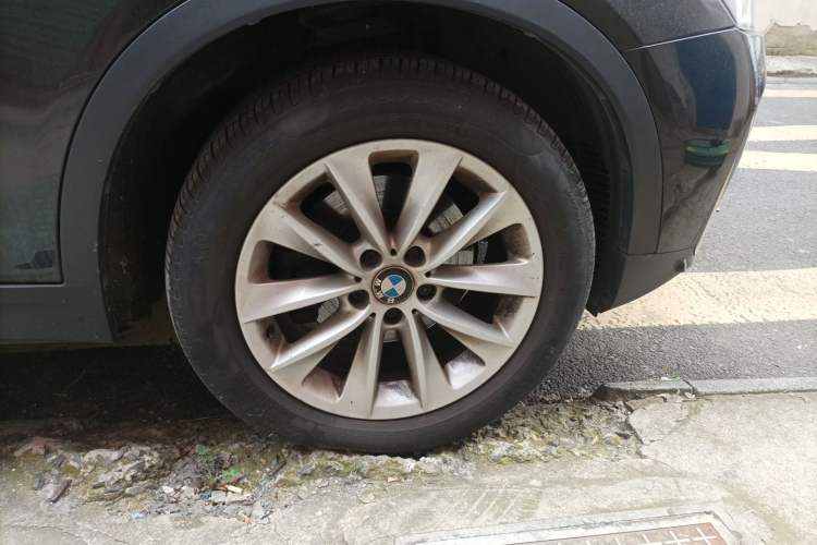 Used BMW X3 2014 xDrive28i X Design Package Right Front Wheel Hub