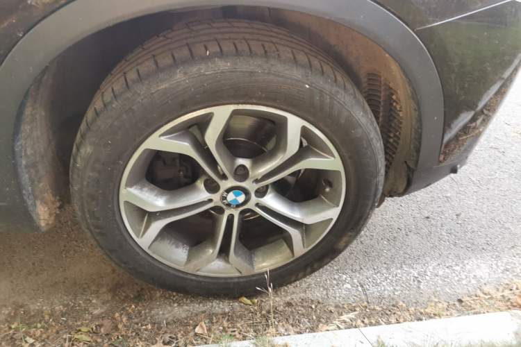 Used BMW X3 2014 xDrive20i X Design Package Right Front Wheel Hub