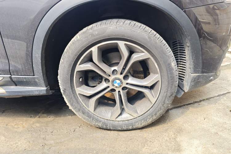 Used BMW X3 2014 xDrive20i X Design Package Right Front Wheel Hub