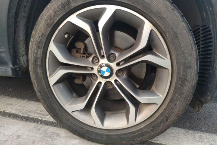 Used BMW X3 2014 xDrive28i X Design Package Right Front Wheel Hub