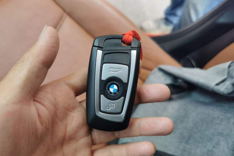 Used BMW X3  Vehicle Key