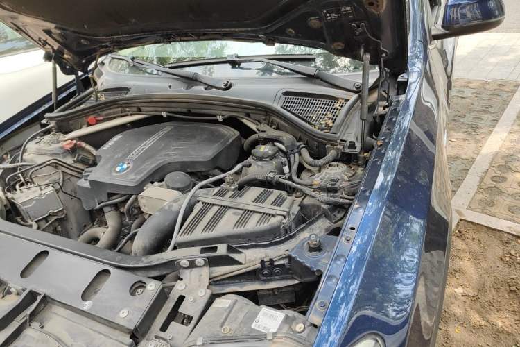Used BMW X3 2014 xDrive28i X Design Package Engine Bay Left