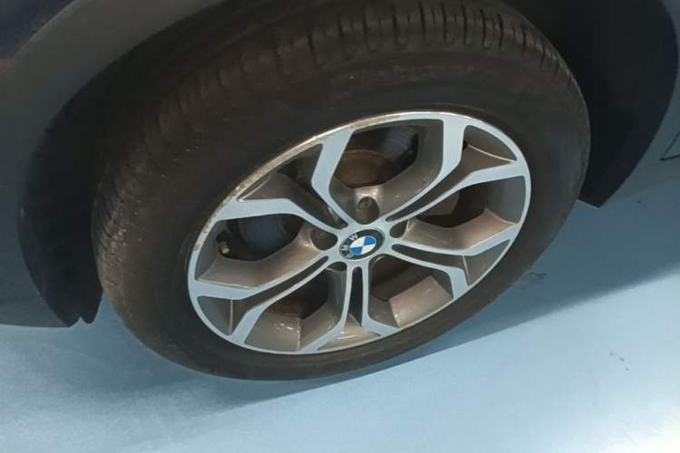 Used BMW X3 2014 xDrive20i X Design Package Left Front Wheel Hub