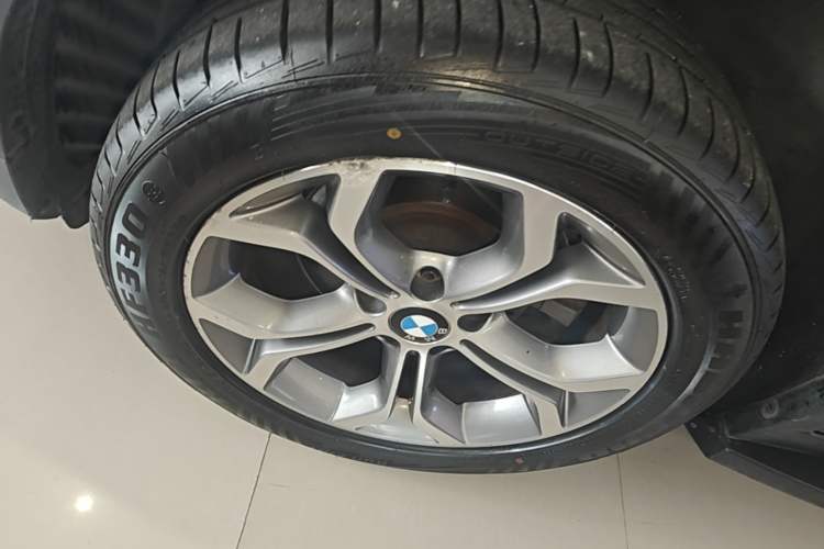 Used BMW X3 2014 xDrive20i X Design Package Left Front Wheel Hub