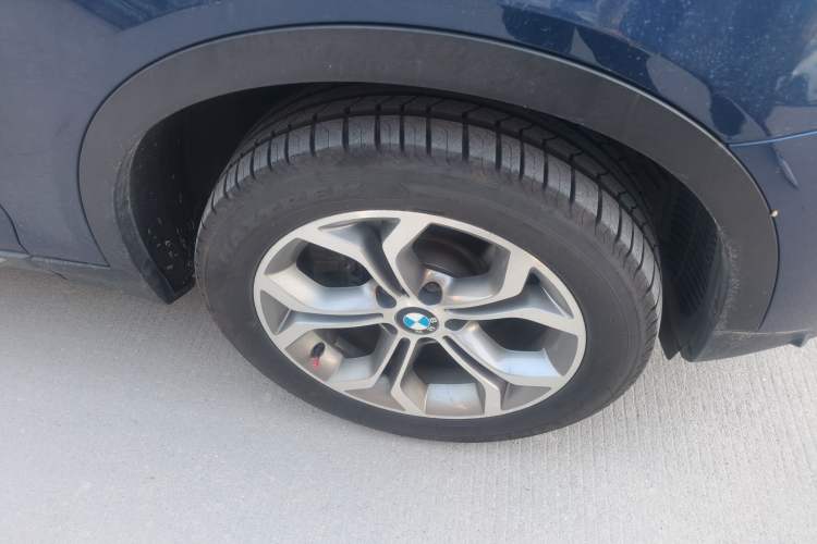 Used BMW X3 2014 xDrive20i X Design Package Right Front Wheel Hub