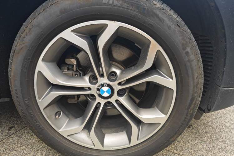 Used BMW X3 2014 xDrive20i X Design Package Right Front Wheel Hub