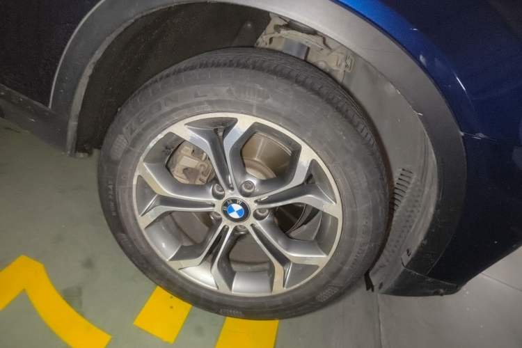 Used BMW X3 2014 xDrive20i X Design Package Right Front Wheel Hub