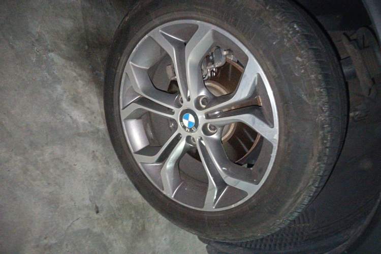 Used BMW X3 2014 xDrive20i X Design Package Right Front Wheel Hub