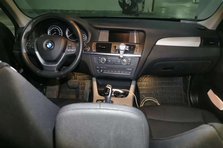 Used BMW X3 2014 xDrive20i Leading Model Center Console