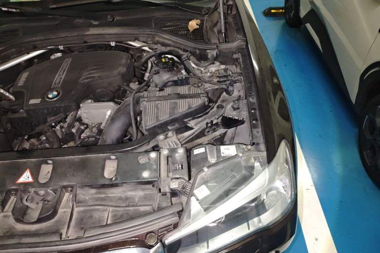 Used BMW X3 2014 xDrive20i Leading Model Engine Bay Left