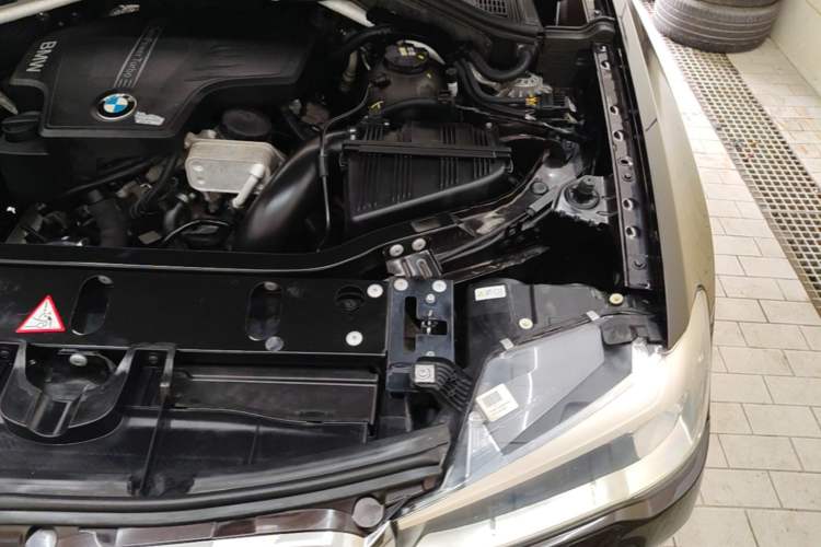 Used BMW X3 2014 xDrive20i Leading Model Engine Bay Left