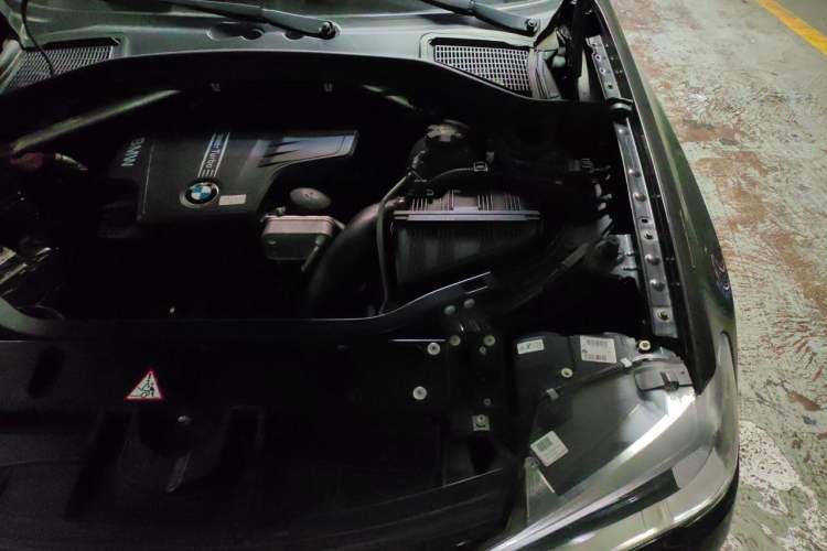 Used BMW X3 2014 xDrive20i Leading Model Engine Bay Left