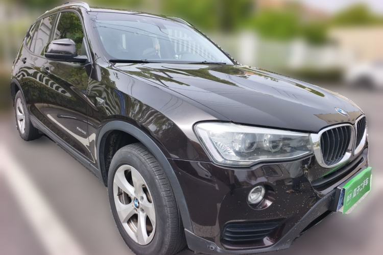 Used BMW X3 2014 xDrive20i Leading Model Front Right 45 Deg