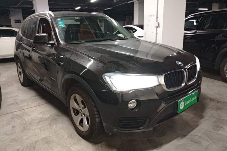Used BMW X3 2014 xDrive20i Leading Model Front Right 45 Deg