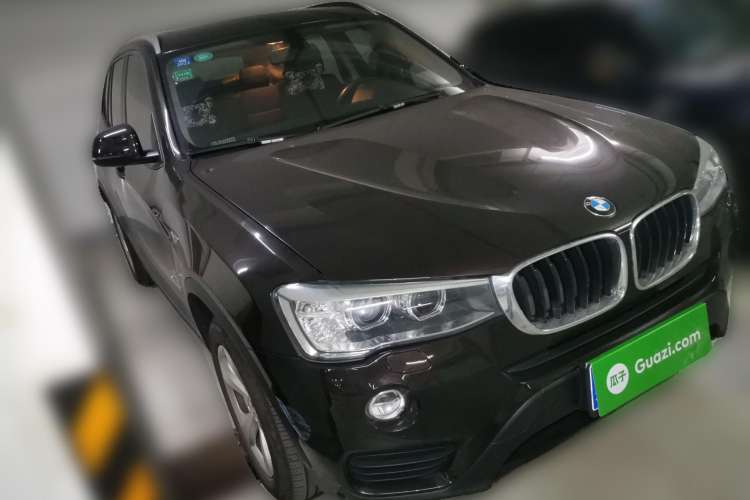 Used BMW X3 2014 xDrive20i Leading Model Front Right 45 Deg