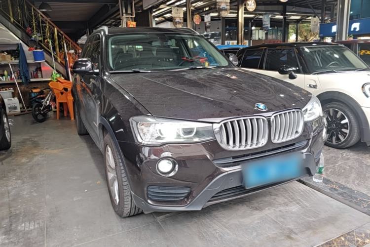 Used BMW X3 2014 xDrive28i Leading Model Front Right 45 Deg