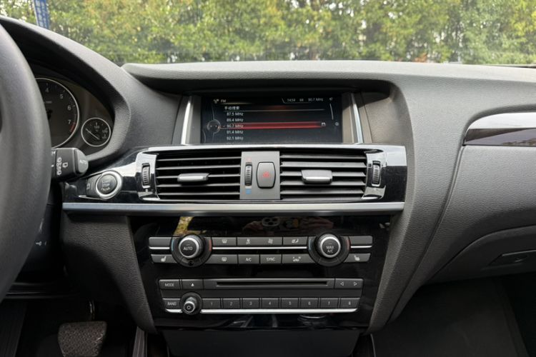 Used BMW X3 2014 xDrive20i X Design Package Interior 4