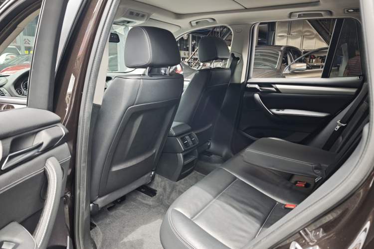Used BMW X3 2014 xDrive28i Leading Model Interior 5