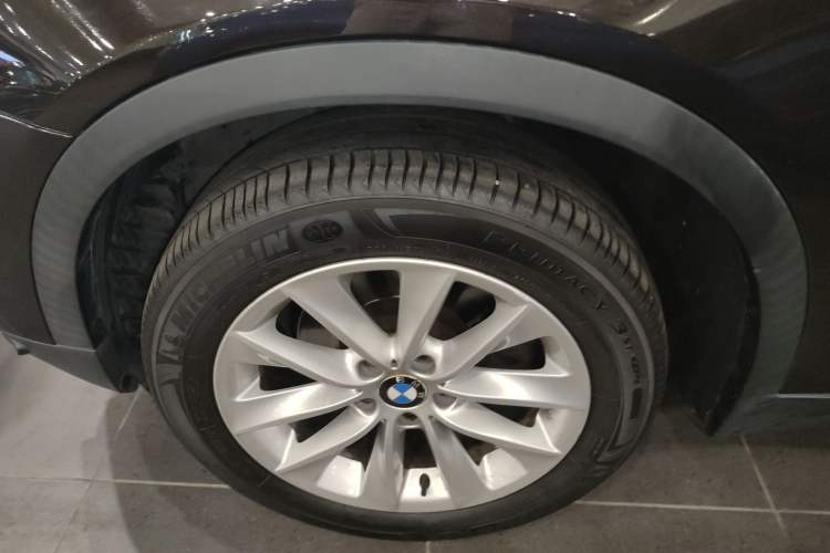 Used BMW X3 2014 xDrive28i Leading Model Left Front Wheel Hub
