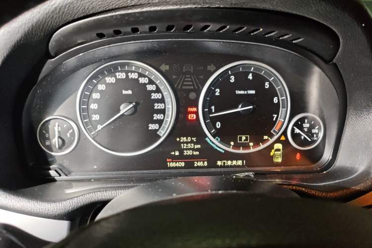 Used BMW X3 2014 xDrive20i Leading Model Odometer Close Up