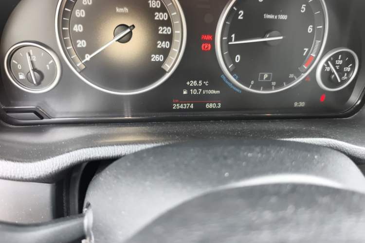 Used BMW X3 2014 xDrive20i Leading Model Odometer Close Up