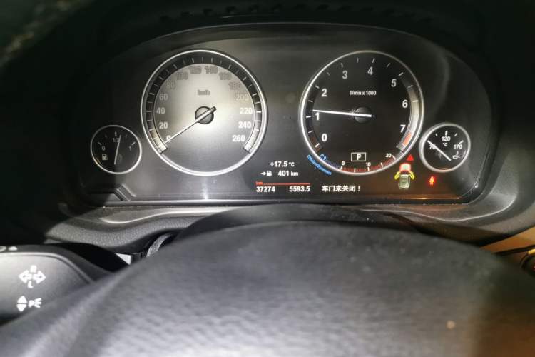 Used BMW X3 2014 xDrive20i Leading Model Odometer Close Up