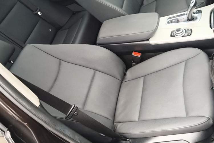 Used BMW X3 2014 xDrive20i Leading Model Right Front Seat