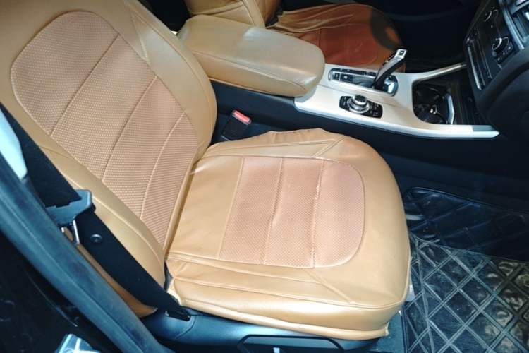 Used BMW X3 2014 xDrive20i Leading Model Right Front Seat