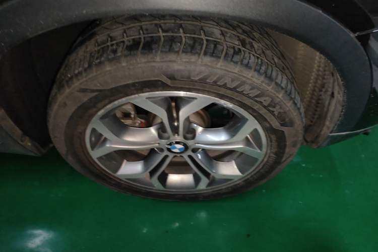 Used BMW X3 2014 xDrive20i X Design Package Right Front Wheel Hub