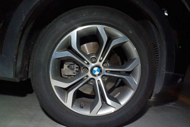 Used BMW X3 2014 xDrive20i X Design Package Right Front Wheel Hub