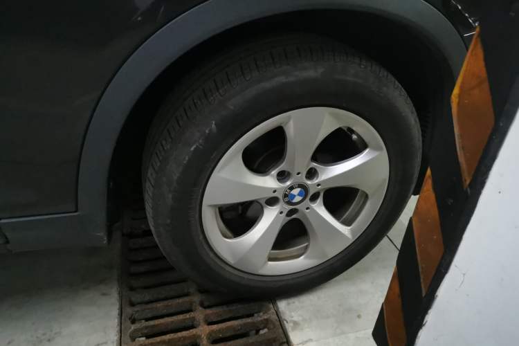 Used BMW X3 2014 xDrive20i Leading Model Right Front Wheel Hub