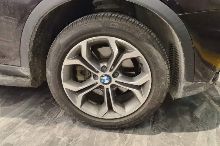 Used BMW X3 2014 xDrive20i X Design Package Right Front Wheel Hub